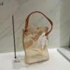 ⁦مزهرية زجاج بمقبض الجلد⁩ - الصورة ⁦2⁩
